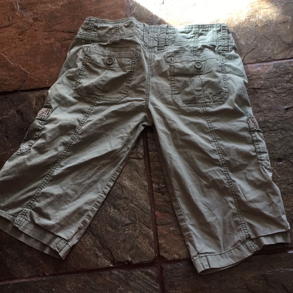 Hollister Abercrombie Womens Cargo Bermuda Shorts.